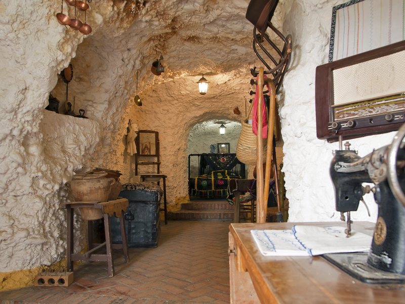 Illustration for article titled Remarkable Cave Houses, Including the Homes that Inspired Tolkien